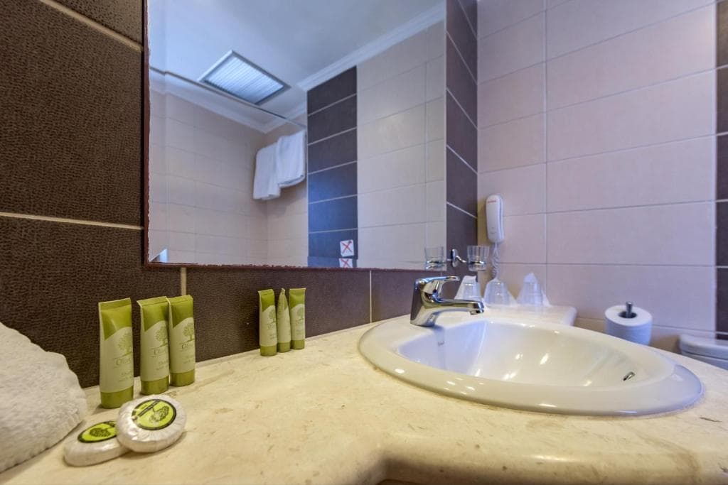 MANOUSOS CITY HOTEL - תמונה 14